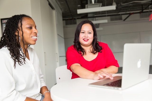 a mentor sharing her work experience with the mentee